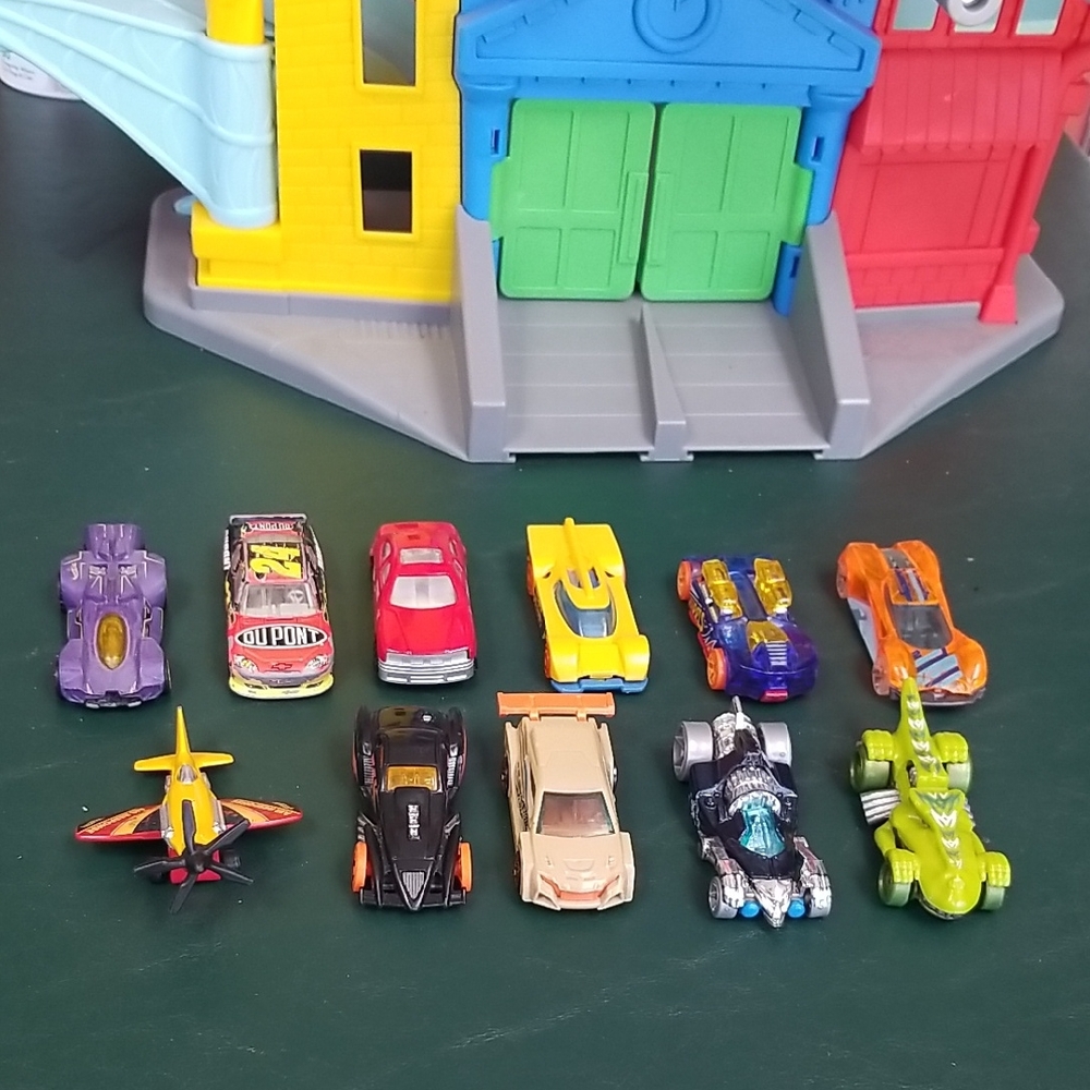 Hot Wheels Kids Assorted Toy Cars And Planes Bundle - Multicolor Set One
